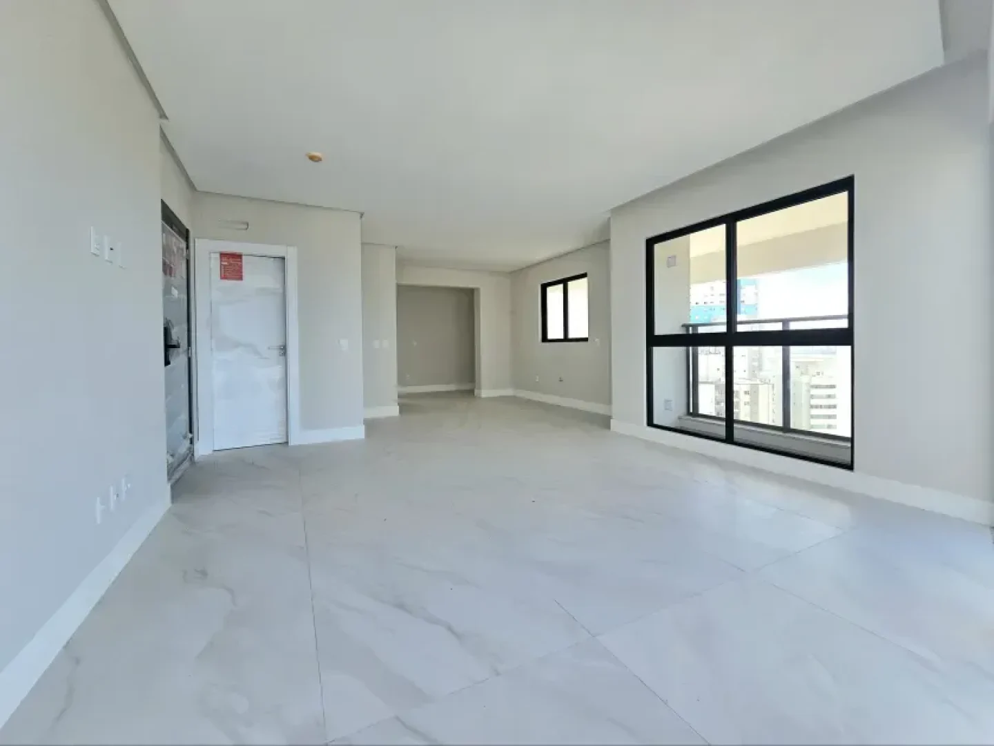 1749829651595
