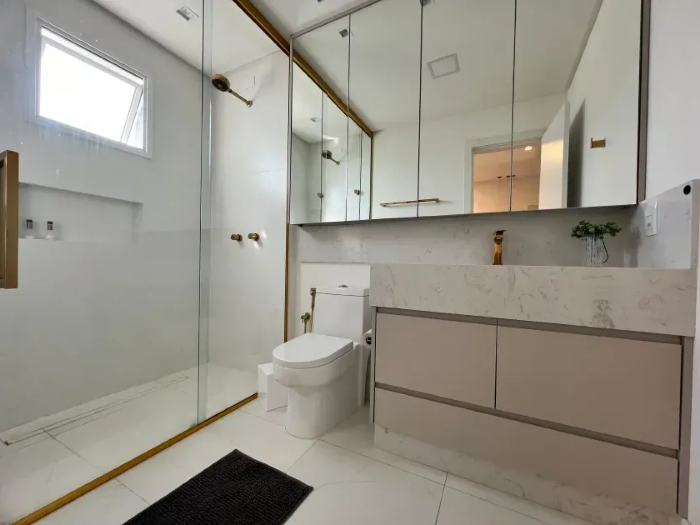 1755264630908 3