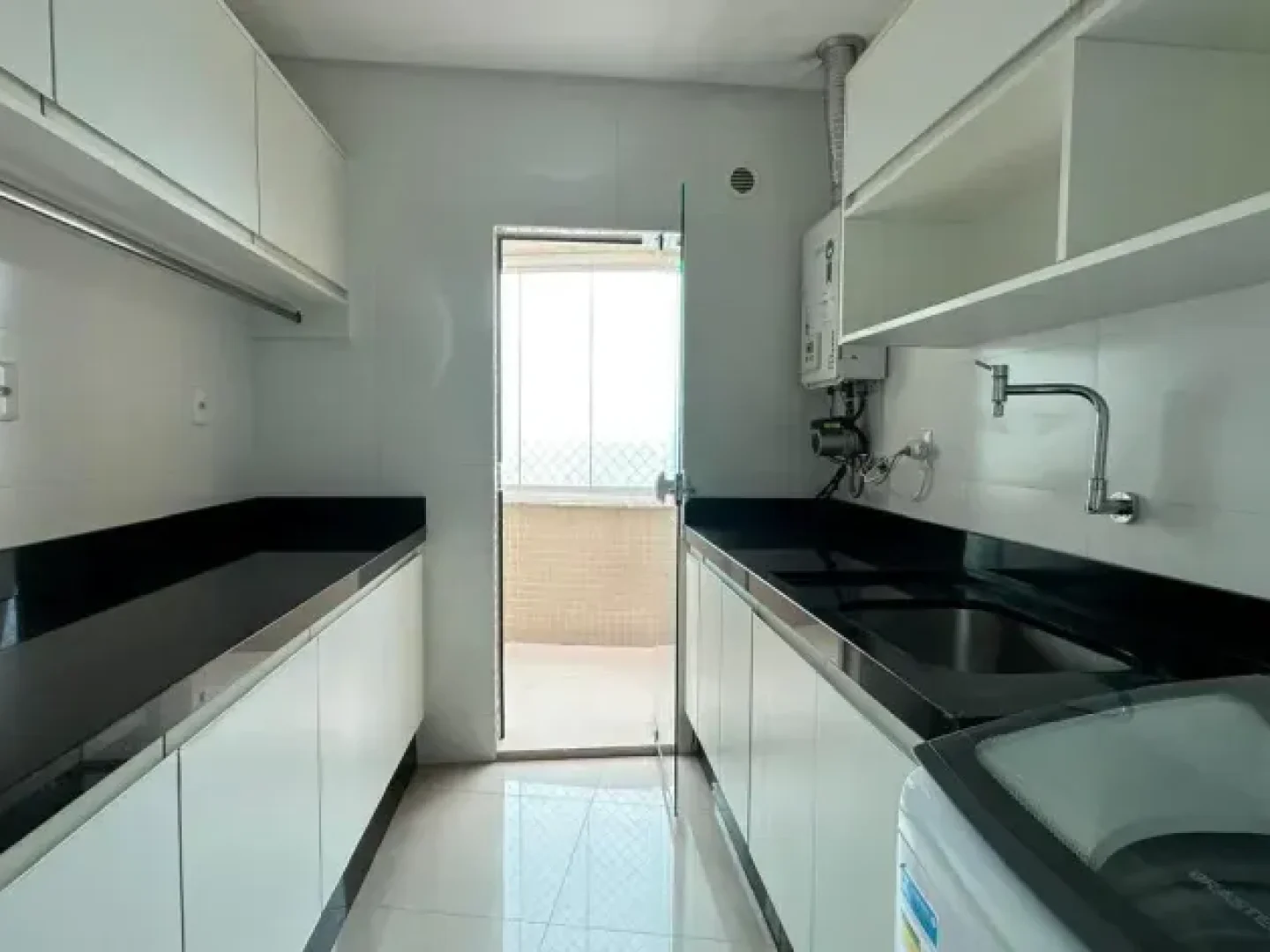 1758551308303